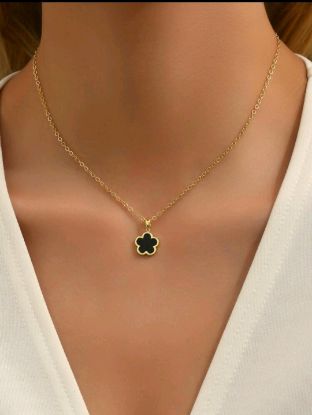 Picture of BLK Clover Pendant Necklace 